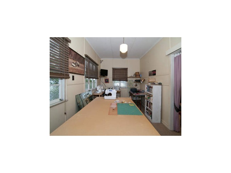 11 Minnis Street, Eastern Heights QLD 4305