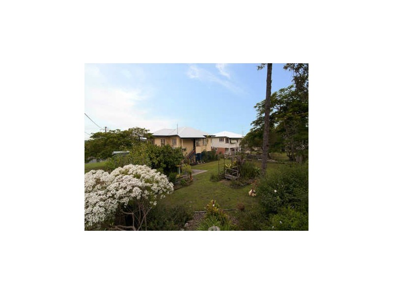 11 Minnis Street, Eastern Heights QLD 4305