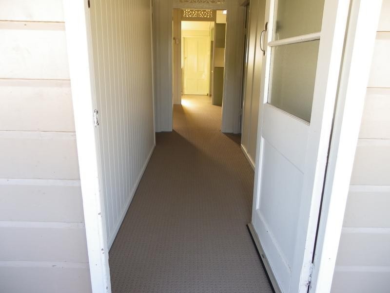 8 High Street, Ebbw Vale QLD 4304