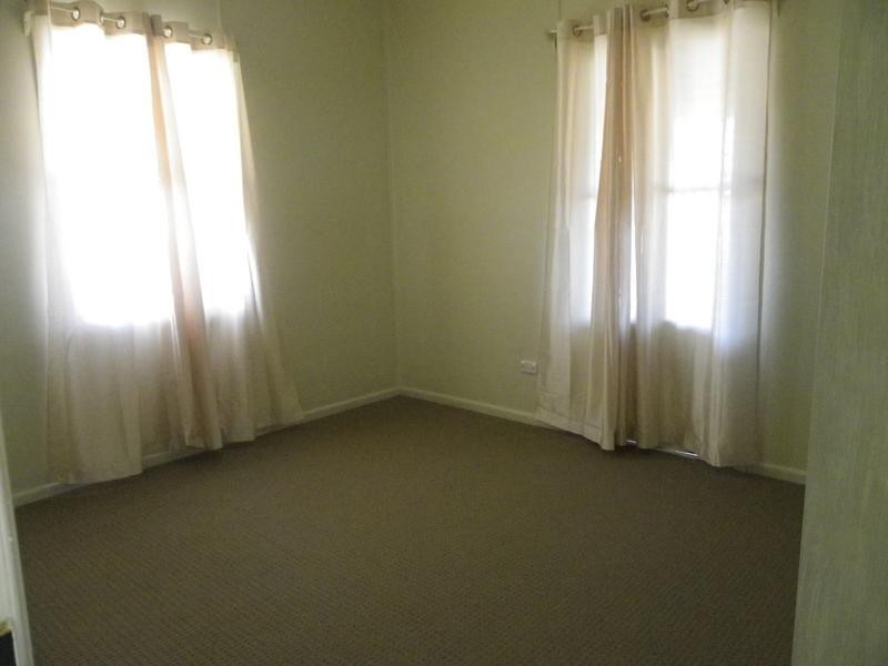 8 High Street, Ebbw Vale QLD 4304