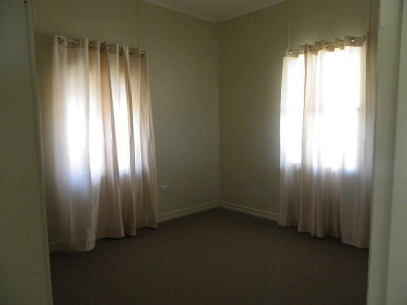 8 High Street, Ebbw Vale QLD 4304