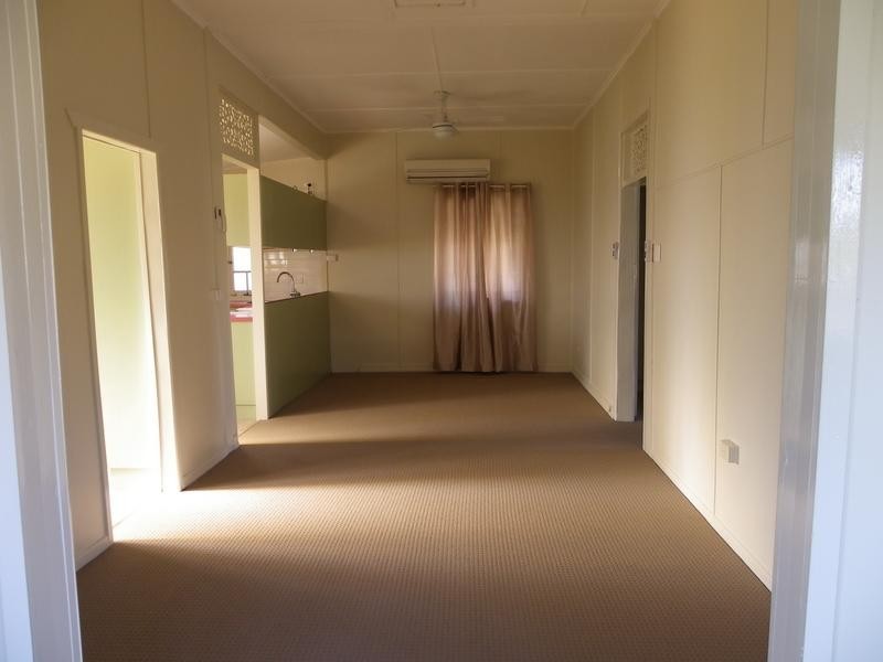 8 High Street, Ebbw Vale QLD 4304