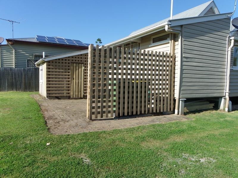 8 High Street, Ebbw Vale QLD 4304