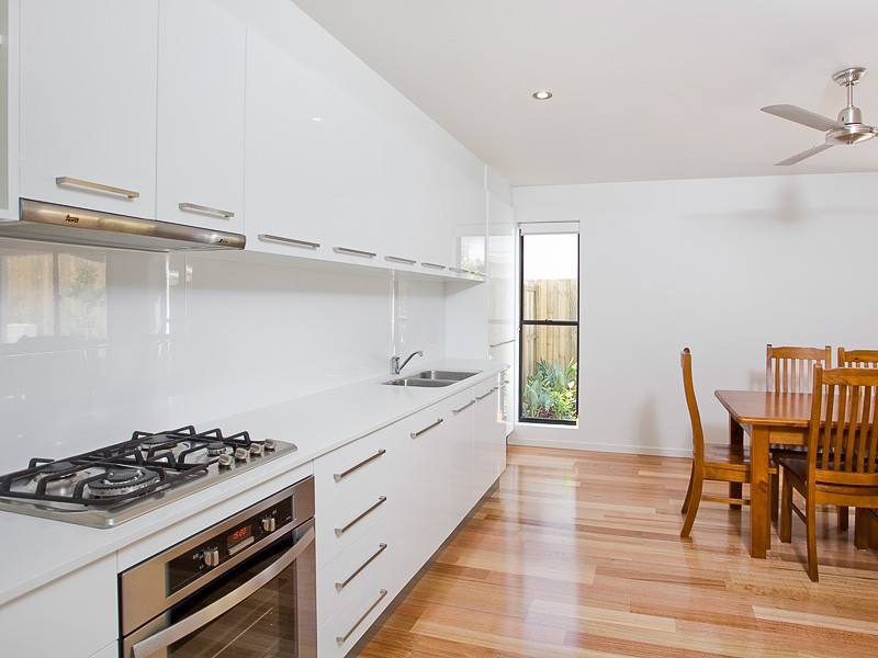 8 Huxley Ave, Alderley QLD 4051