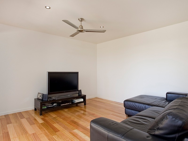 8 Huxley Ave, Alderley QLD 4051