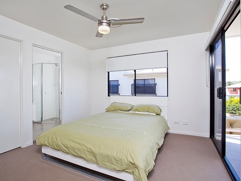 8 Huxley Ave, Alderley QLD 4051