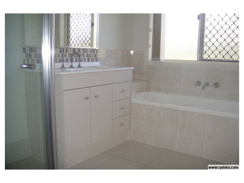 1 Hackett Court, Caboolture South QLD 4510
