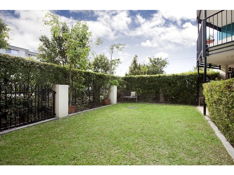 2/23 Dwyer Street, Nundah QLD 4012