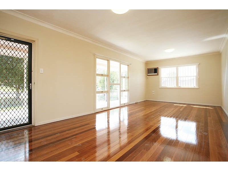 18 Tregair Street, Newtown QLD 4305
