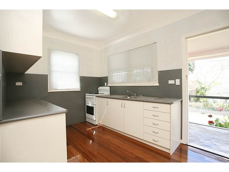 18 Tregair Street, Newtown QLD 4305