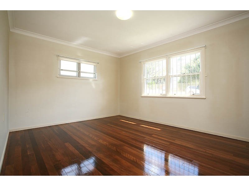 18 Tregair Street, Newtown QLD 4305