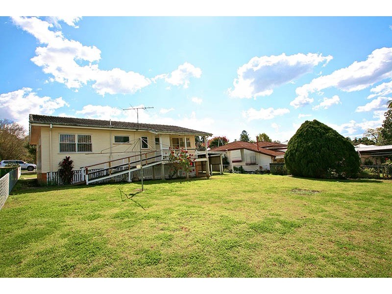 18 Tregair Street, Newtown QLD 4305