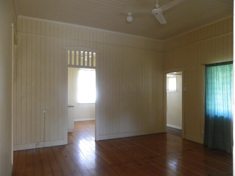 99 Thorn Street, Ipswich QLD 4305