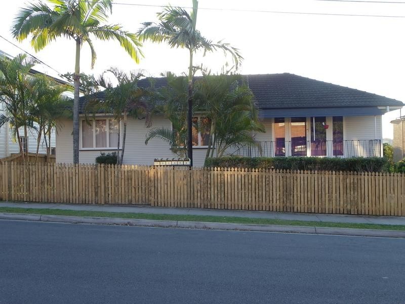 4/11 Henry Street, Greenslopes QLD 4120