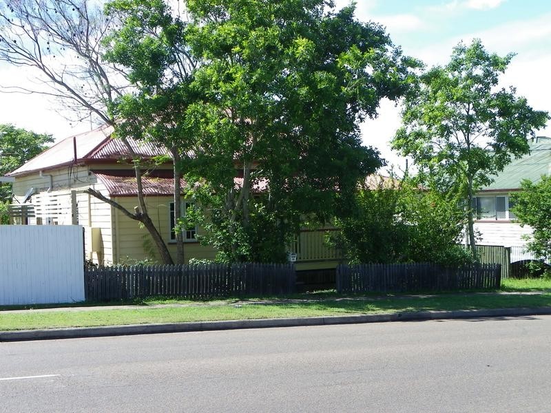 19 North Station Road, North Booval QLD 4304