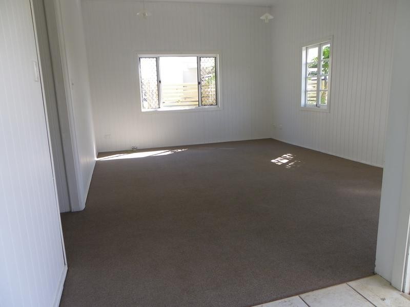 19 North Station Road, North Booval QLD 4304