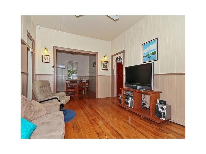 82 Hill Street, North Ipswich QLD 4305