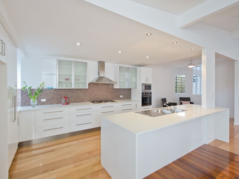 12 Thurlow St, Newmarket QLD 4051