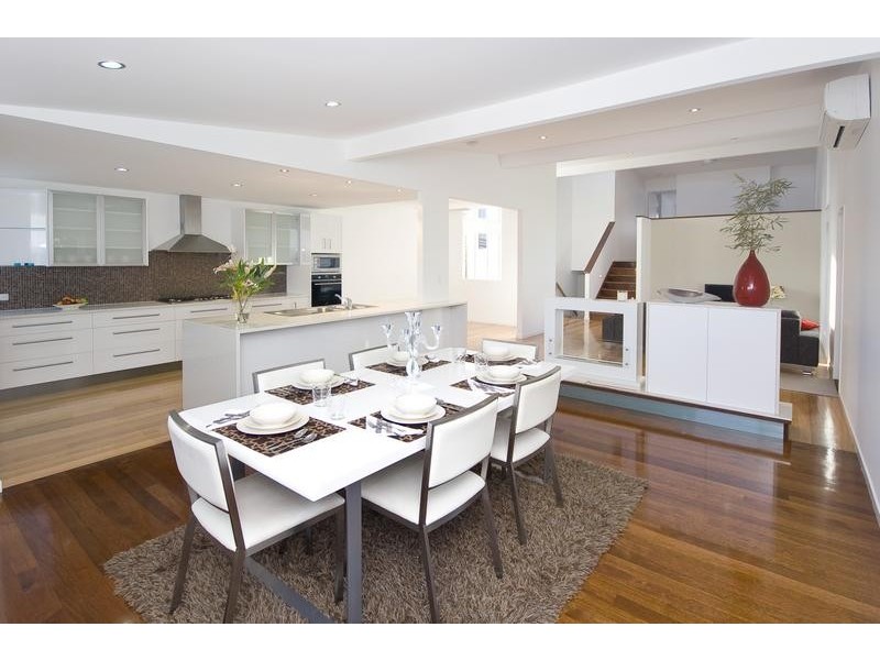 12 Thurlow St, Newmarket QLD 4051