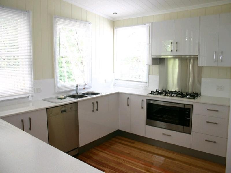 12 Thurlow St, Newmarket QLD 4051