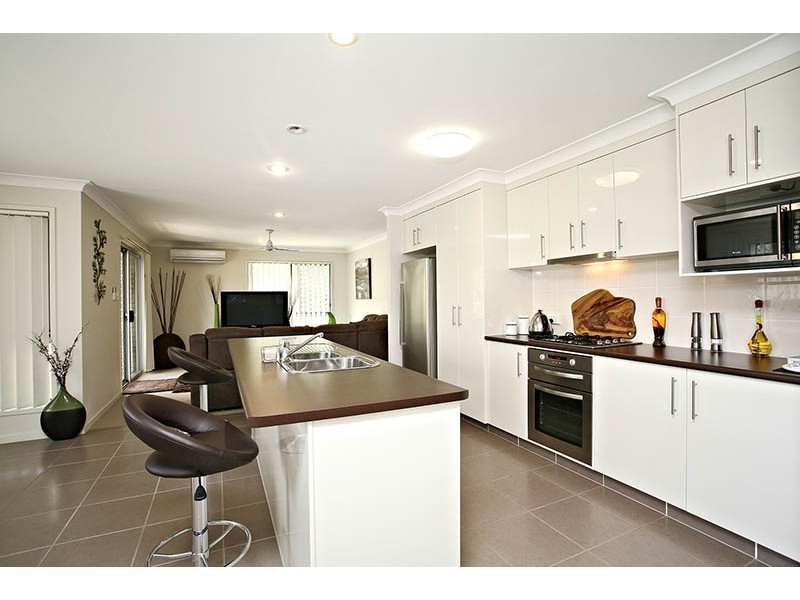 14 Hazelwood Court, Flinders View QLD 4305