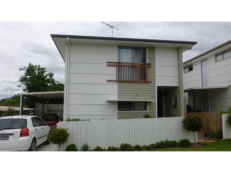 1A/2 Bridge Street, North Booval QLD 4304