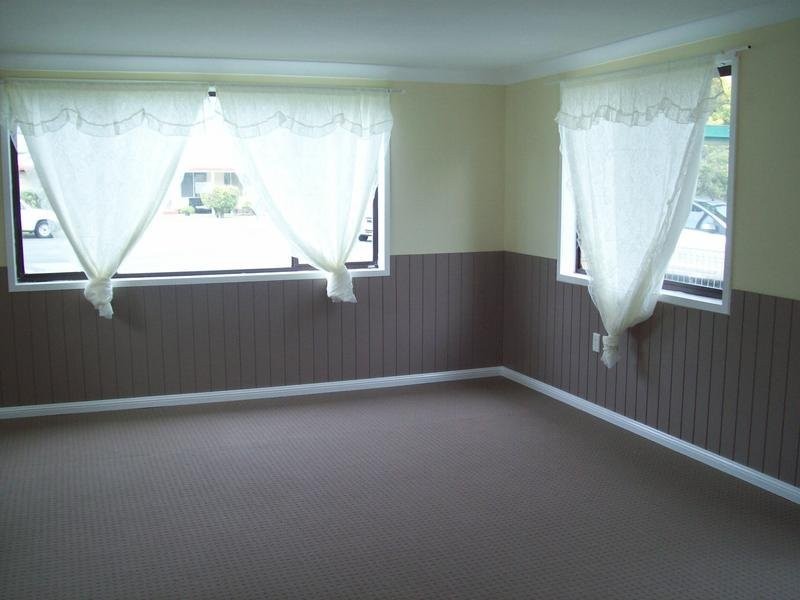 8 Barnes Court, Silkstone QLD 4304