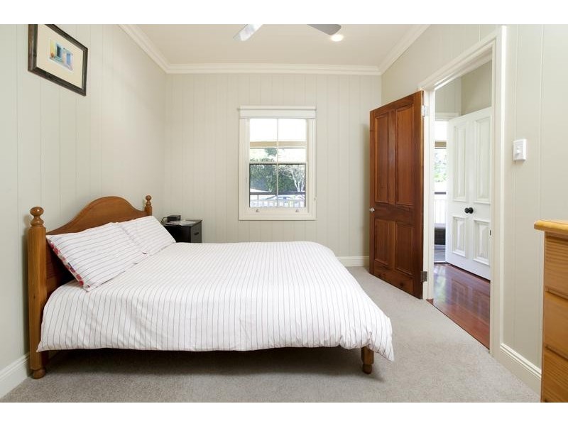 135 Fifth Avenue, Windsor QLD 4030