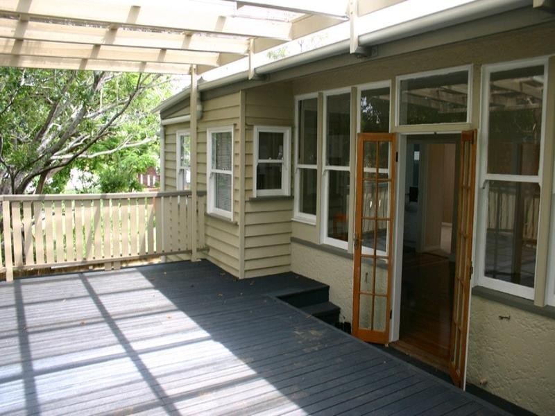 10 Thurlow Street, Newmarket QLD 4051