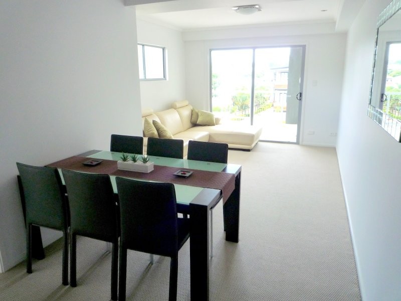 2/51 Lambert Road, Indooroopilly QLD 4068