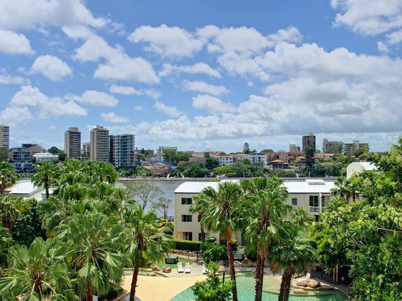 55 Baildon Street, Kangaroo Point QLD 4169