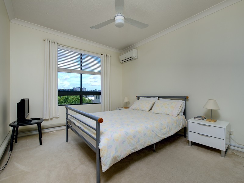 55 Baildon Street, Kangaroo Point QLD 4169