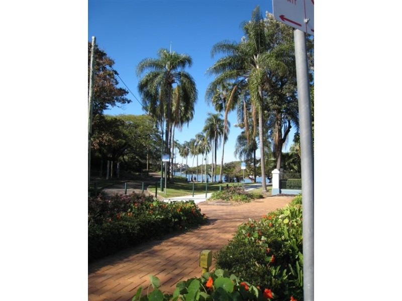 15 Newstead Avenue, Newstead QLD 4006