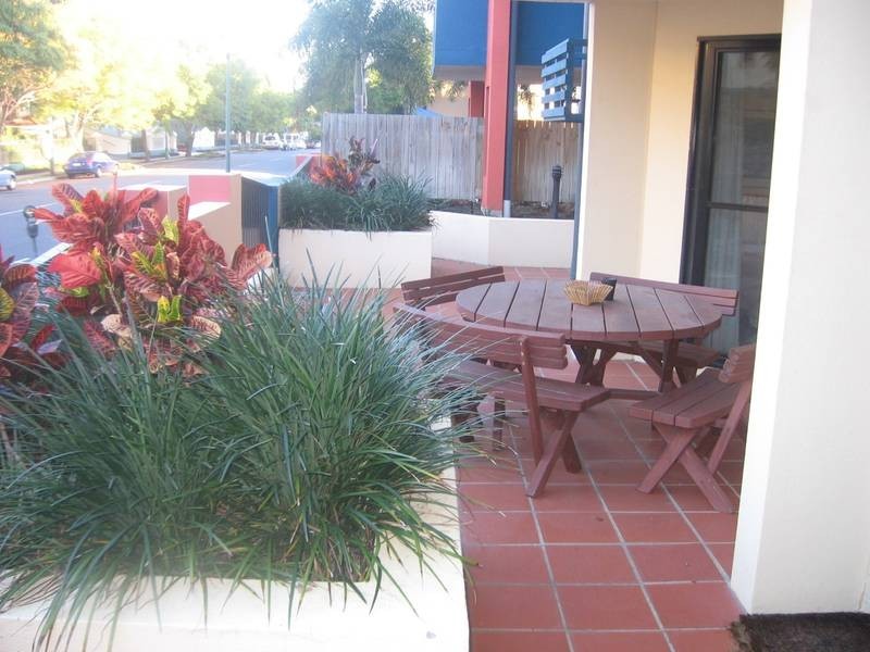 15 Newstead Avenue, Newstead QLD 4006