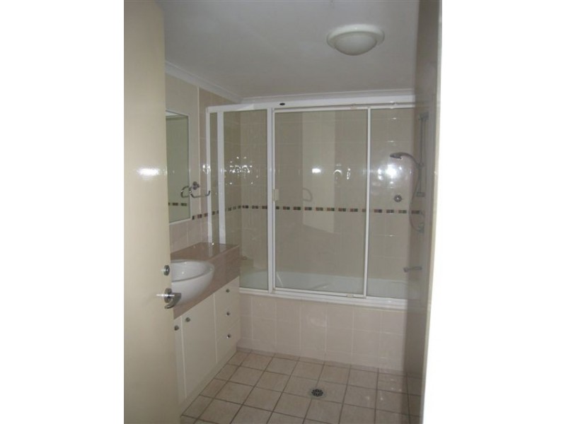 15 Newstead Avenue, Newstead QLD 4006