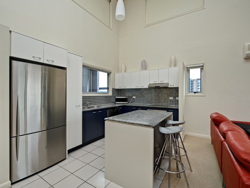 19 Thorn Street, Kangaroo Point QLD 4169