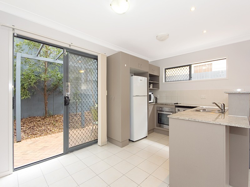 14 Lisson Grove, Wooloowin QLD 4030