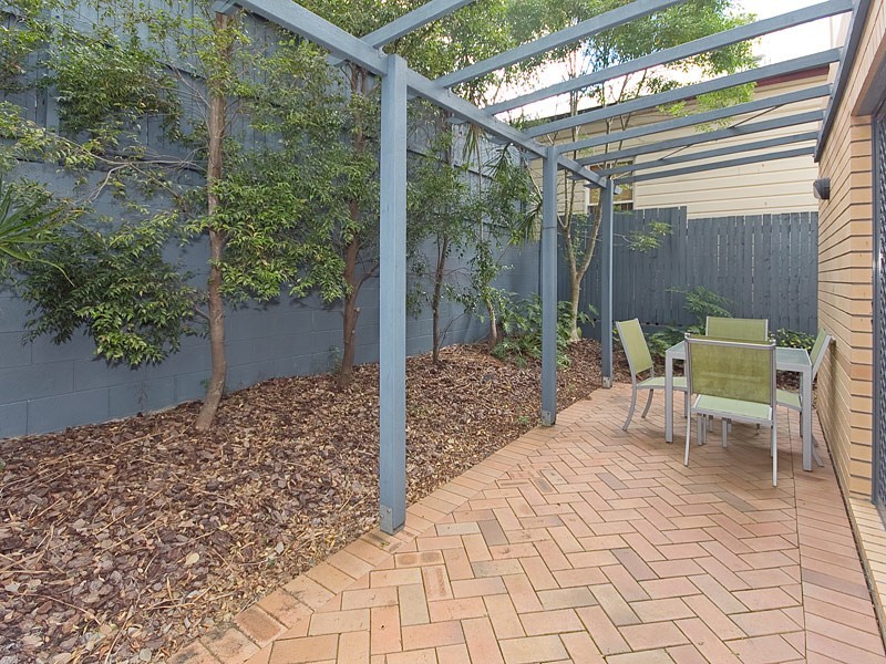14 Lisson Grove, Wooloowin QLD 4030