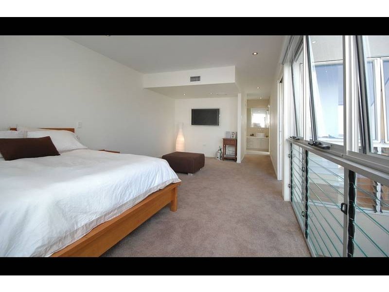 15 Halford Street, Newstead QLD 4006