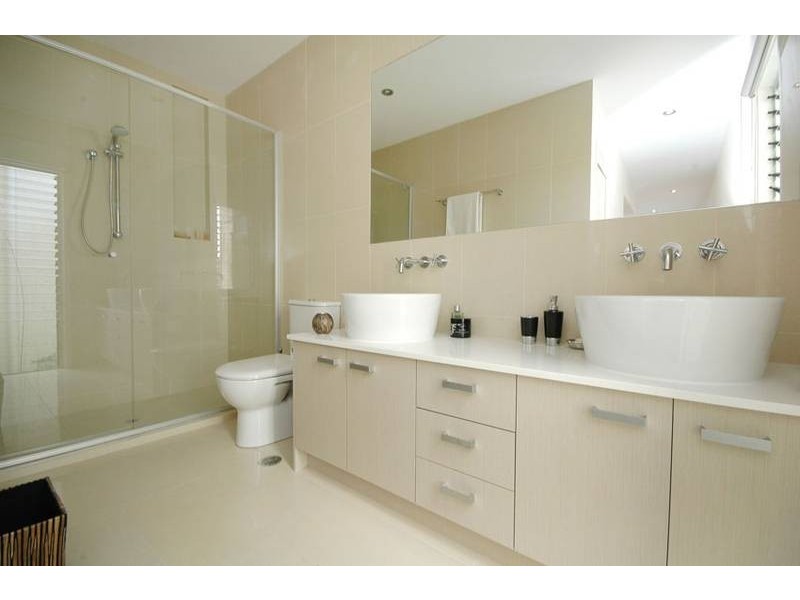 15 Halford Street, Newstead QLD 4006