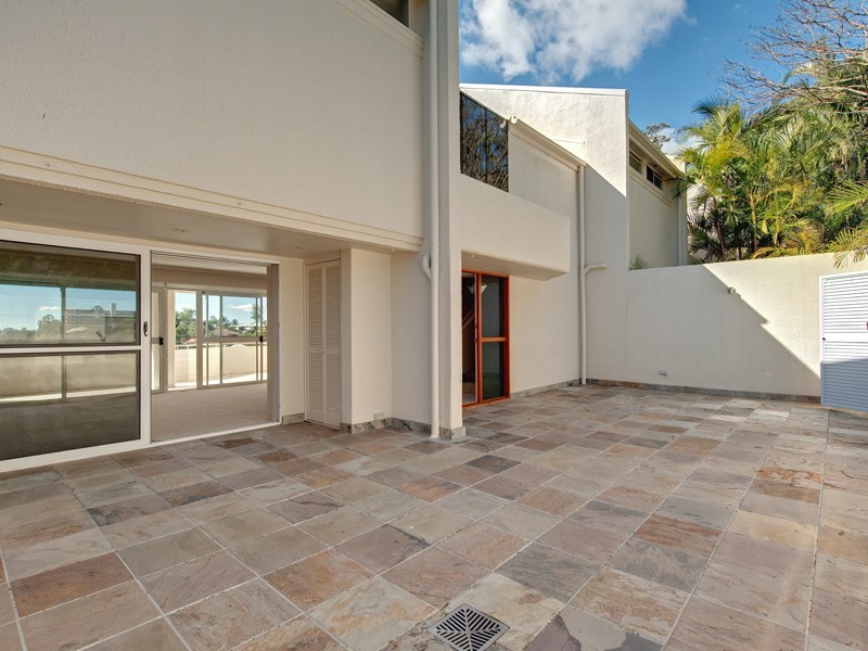 2 Bishop Street, St Lucia QLD 4067
