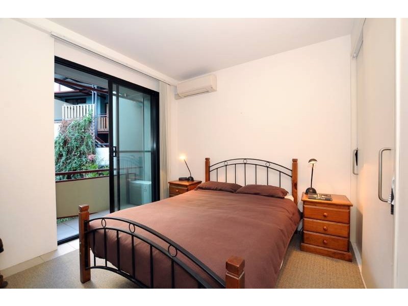 139 Commercial Rd, Teneriffe QLD 4005