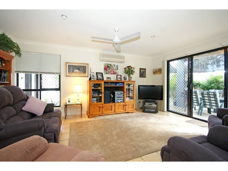 300 Cliveden Avenue, Corinda QLD 4075