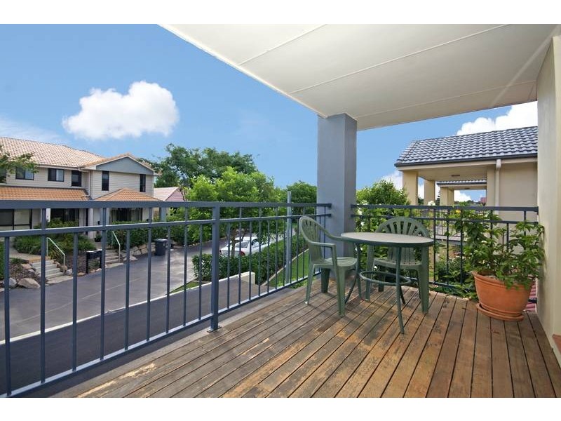 300 Cliveden Avenue, Corinda QLD 4075