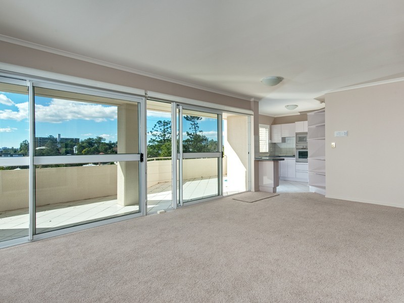 2 Bishop Street, St Lucia QLD 4067