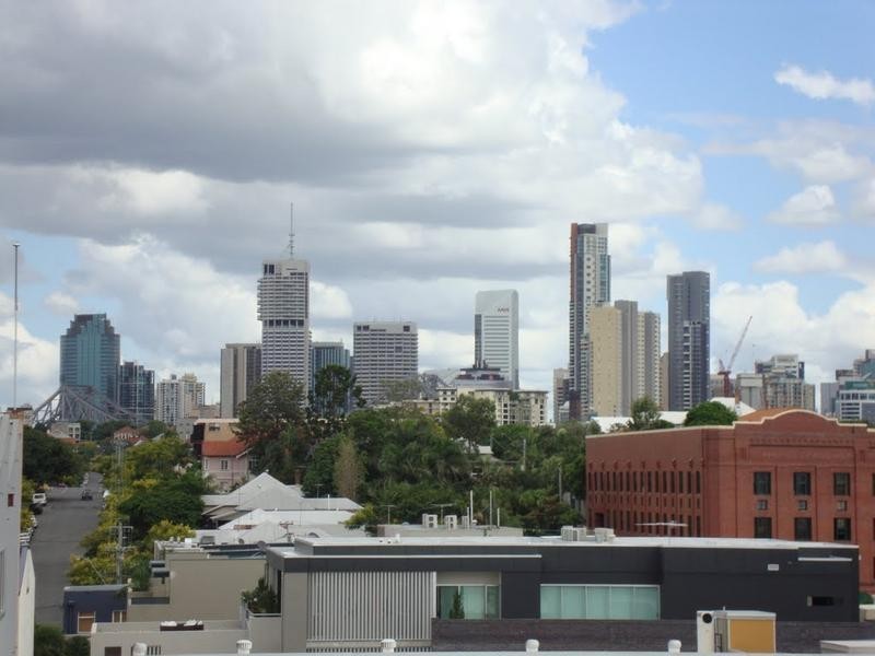 16 Skyring Tce, Teneriffe QLD 4005