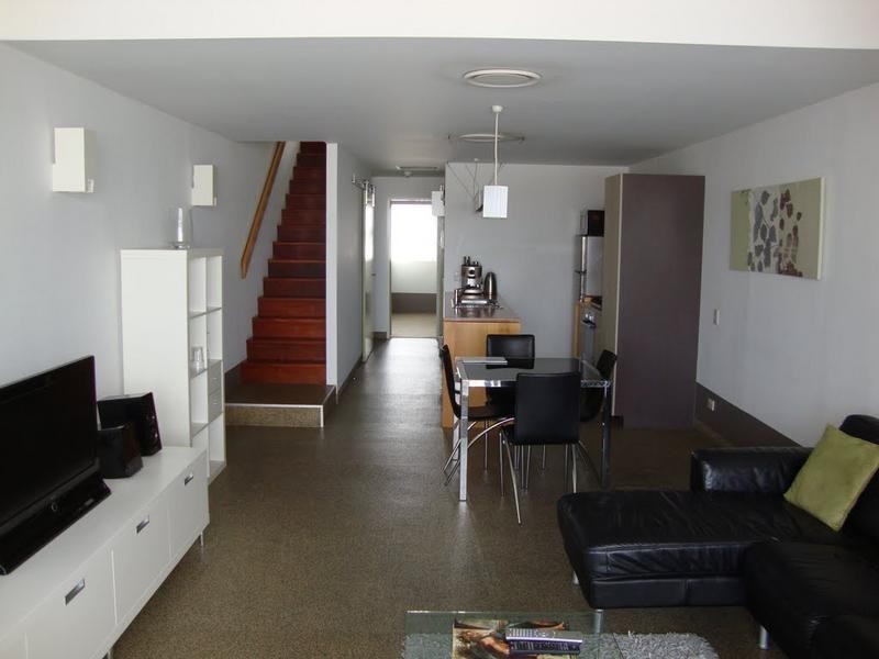 16 Skyring Tce, Teneriffe QLD 4005