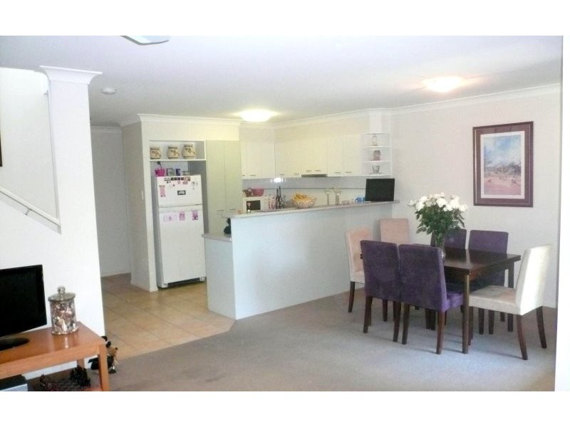 300 Cliveden Ave, Corinda QLD 4075