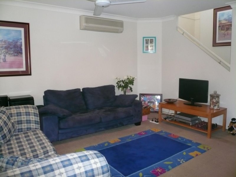 300 Cliveden Ave, Corinda QLD 4075