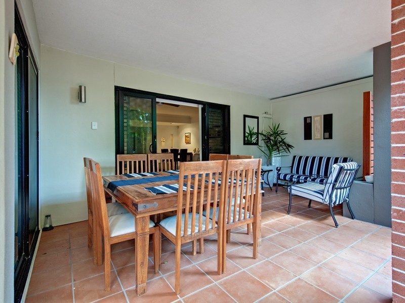 2/9 Newstead Ave, Newstead QLD 4006